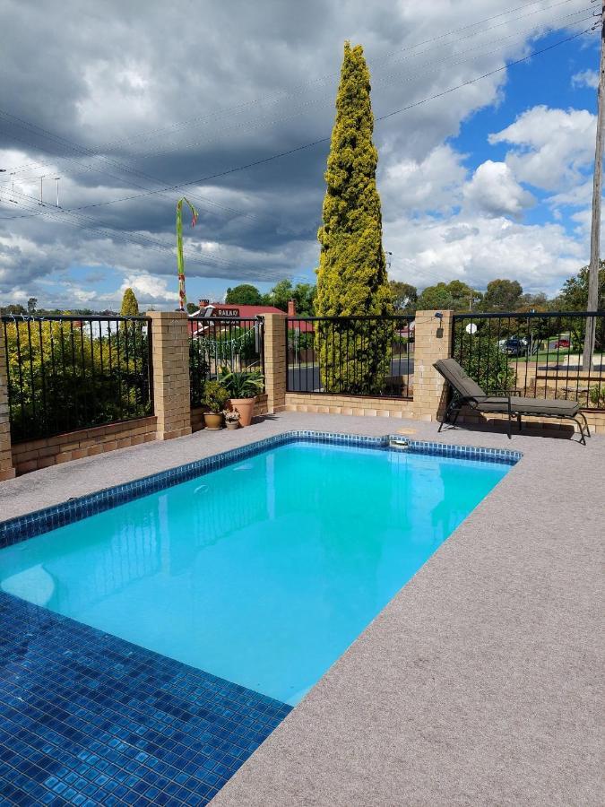Settlers Motor Inn Tenterfield Exteriör bild
